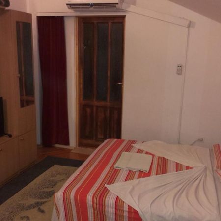 Apartments & Hostel Zdrava Hrana Mostar Esterno foto