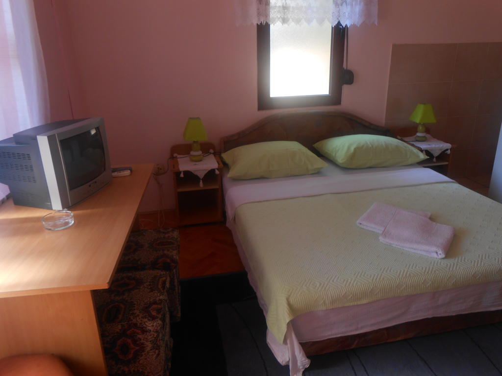 Apartments & Hostel Zdrava Hrana Mostar Camera foto