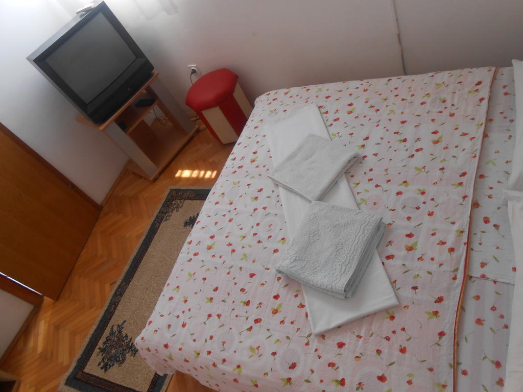 Apartments & Hostel Zdrava Hrana Mostar Esterno foto