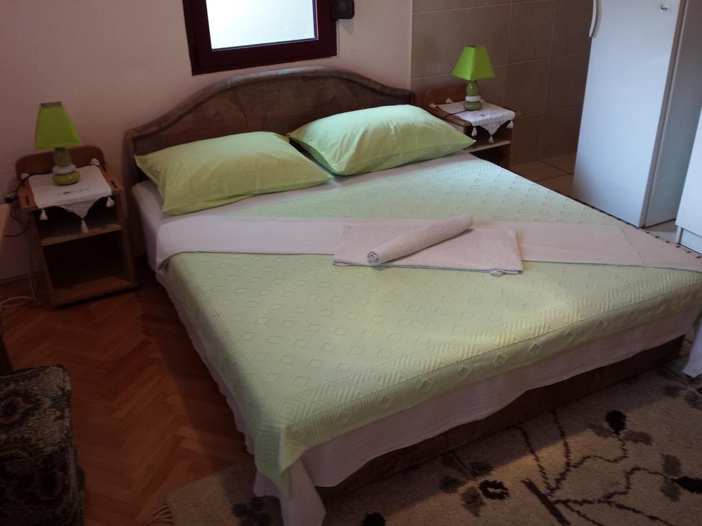 Apartments & Hostel Zdrava Hrana Mostar Esterno foto