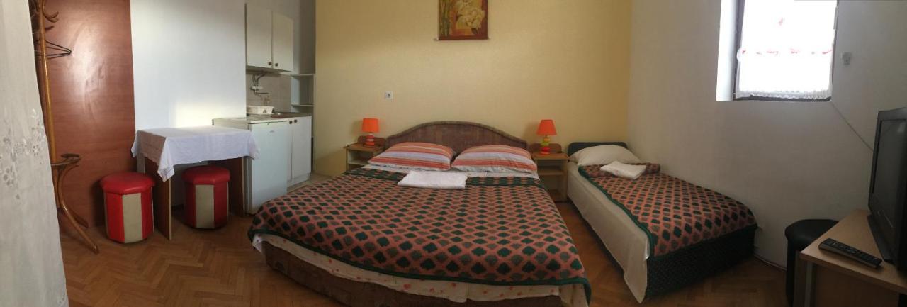 Apartments & Hostel Zdrava Hrana Mostar Esterno foto